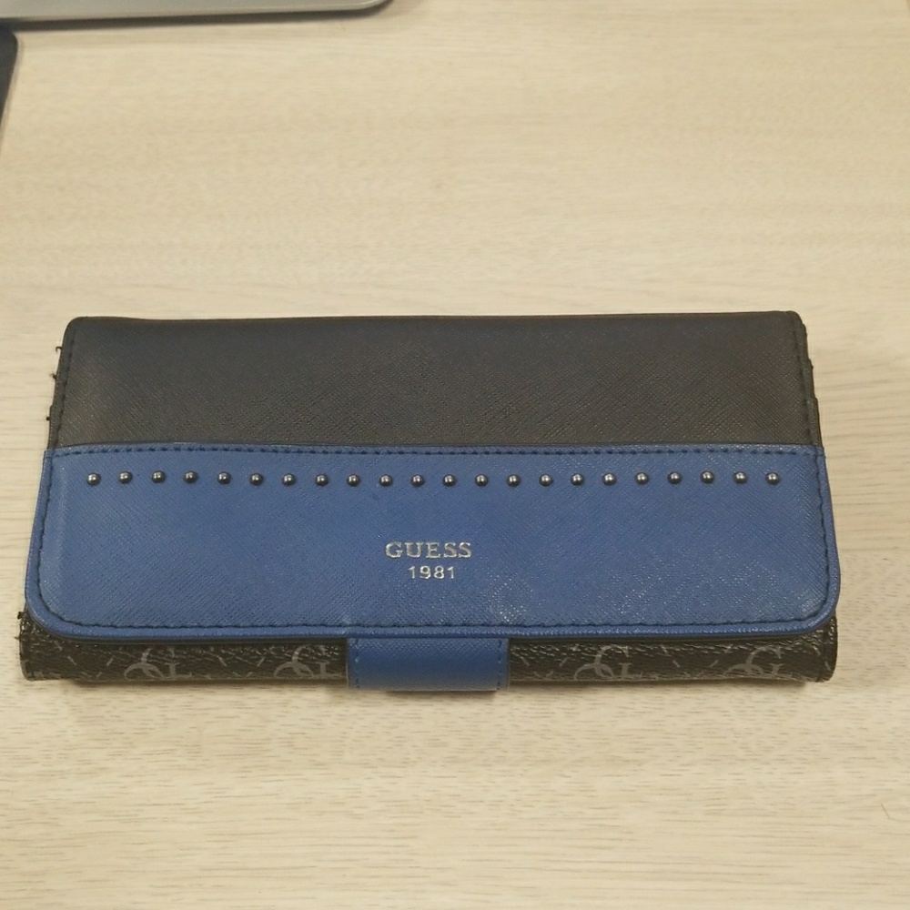 Authentic Guess Wallet